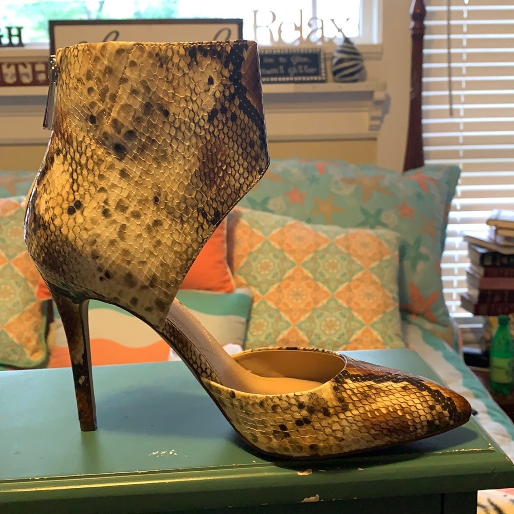 Shoe